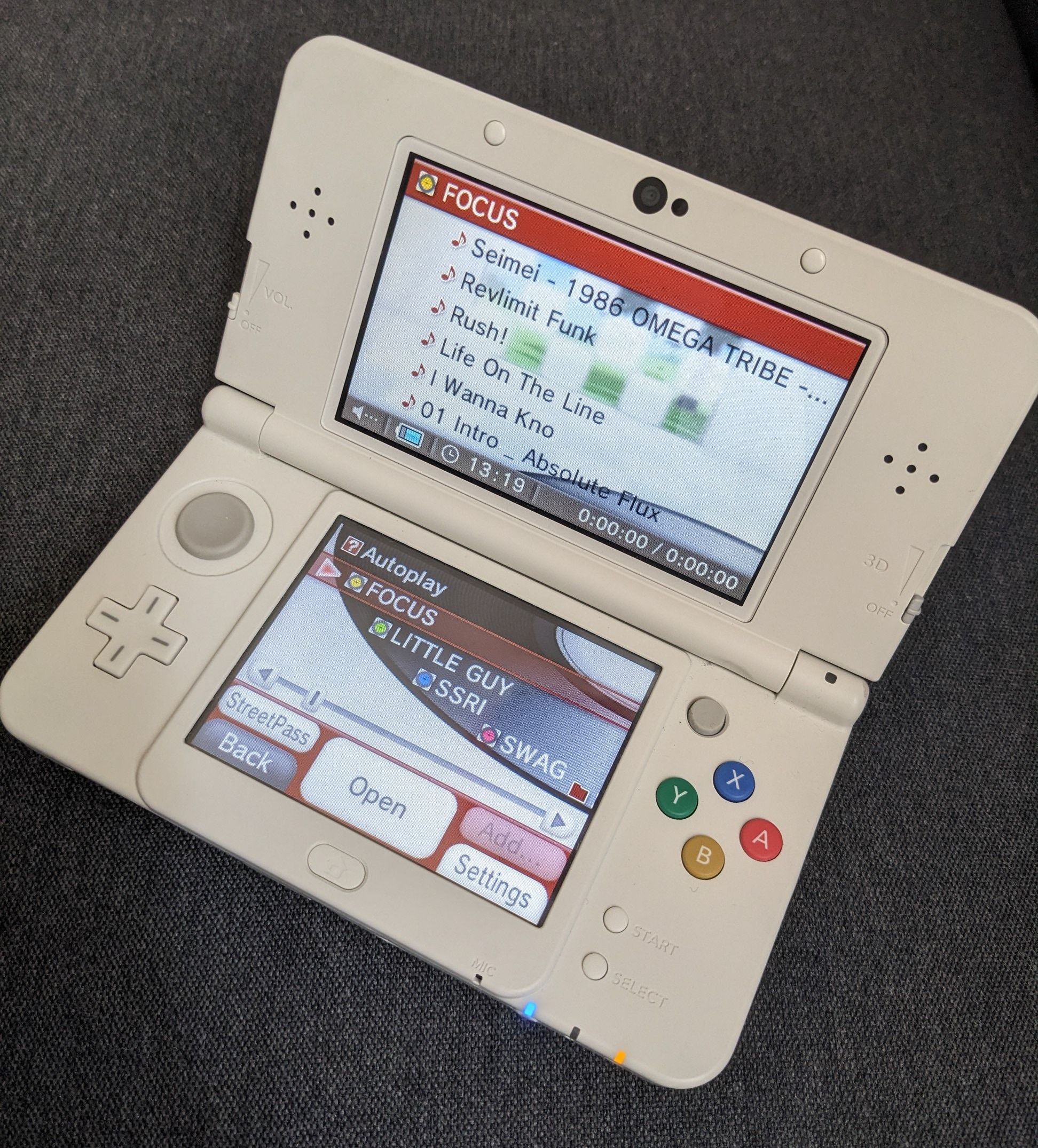 picture of my 3ds open on 3ds music picture of my 3ds open on 3ds music